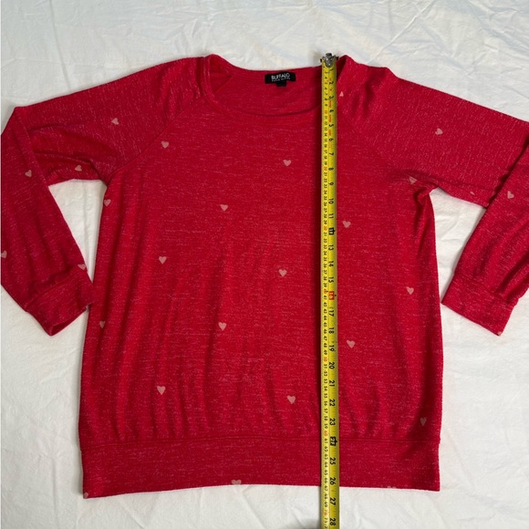 Buffalo David Bitton Heart Print Sweatshirt M Red Lightweight Knit Pullover - Picture 9 of 11